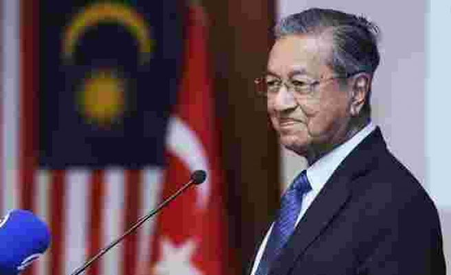 Eski Malezya Başbakanı Mahathir Muhammed KOVID-19'a yakalandı