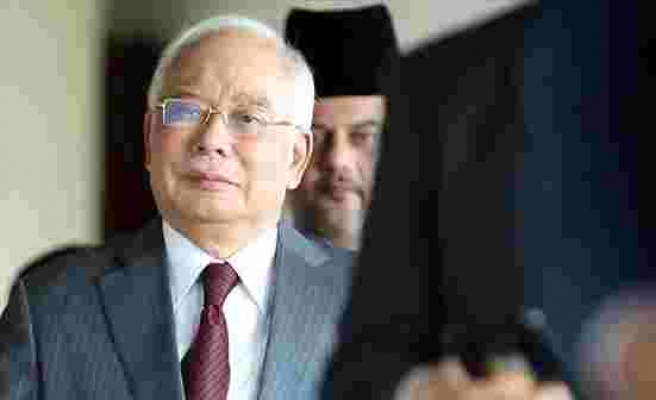 Eski Malezya Başbakanı Rezak, zimmetine milyonlarca dolar geçirmekten suçlu bulundu