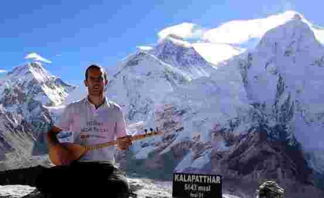 Everest'te Saz Çalıp Türkü Söyleyen Türk Gezgin: Anıl Ünlü