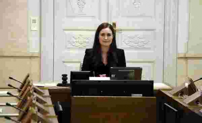 Finlandiyalı Genç Başbakandan İlk İcraat: Sanna Marin, Haftada 4 Gün Çalışma Sistemini Önerdi