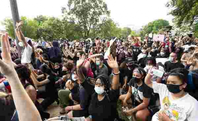 Floyd'un öldürülmesine karşı protestolar Beyaz Saray önüne taşındı