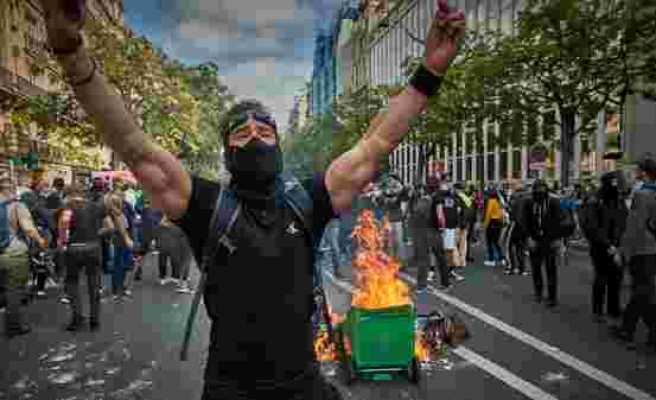 Fransa'da 'Sarı Yelekliler' Dört Aylık Aranın Ardından Yeniden Sokaklarda