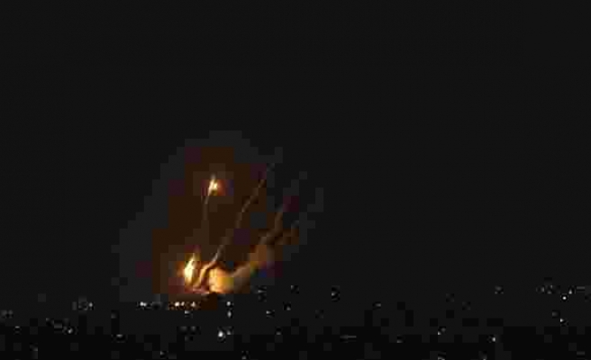Gazze'den İsrail'e 100 roket fırlatıldı
