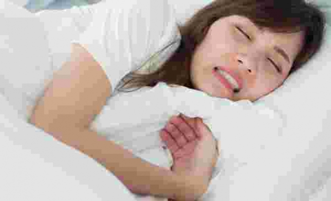 Gece uykuda dişlerimizi neden sıkarız depresyonda olabilirsiniz!