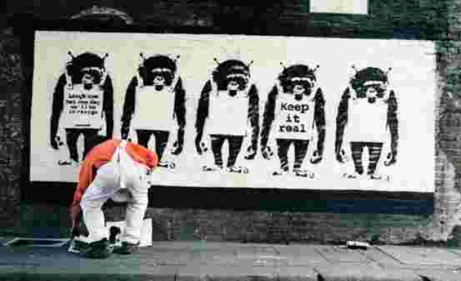 Gerçekten Banksy mi? Sanatçıya Ait Olduğu İddia Edilen Fotoğraflar Eski Menajeri Tarafından Yayımlandı