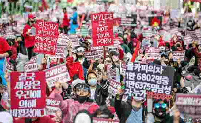 Güney Kore'de Kadınlar Eylemde: 'Kadına Yüklenen Yük Çok Fazla, İlişki, Evlilik ve Çocuk İstemiyoruz'