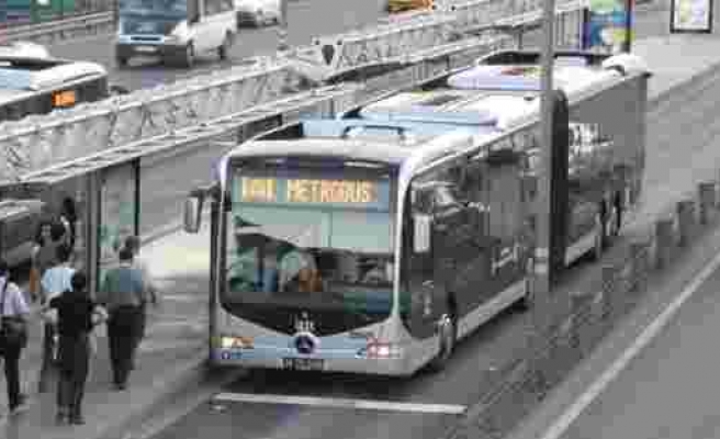 Habertürk '30 Dakikadır Metrobüs Geçmiyor' Demişti: MOBESE Görüntüleri Gerçeği Ortaya Çıkardı