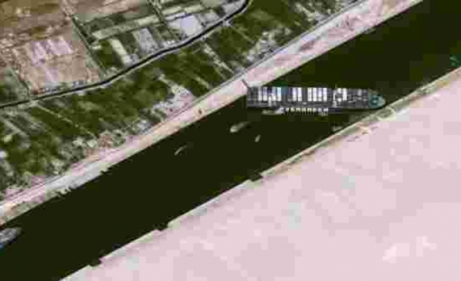 Haftalar Sürebilir: Süveyş Kanalı'nda Karaya Oturan Gemiyi Kurtarma Operasyonu Nasıl Yapılıyor?