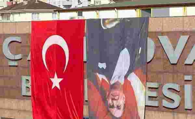 Hata mı Yoksa Kasıtlı mı? AKP'li Belediye, Atatürk Fotoğrafını Ters Astı