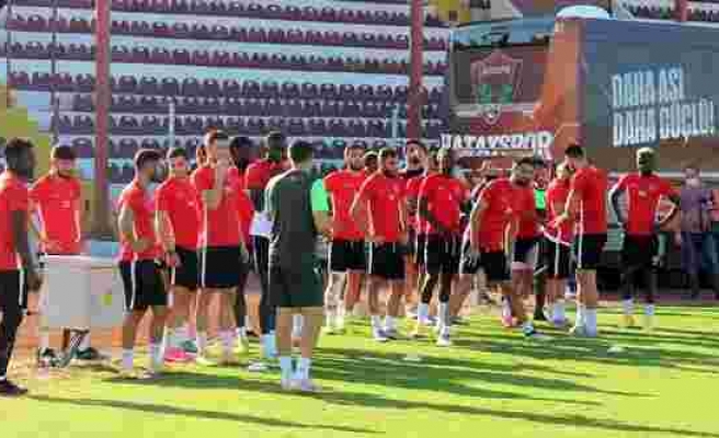 Hatayspor'da Pozitif Vaka Sayısı 17'ye Çıktı, Erzurumspor Maçı Ertelendi