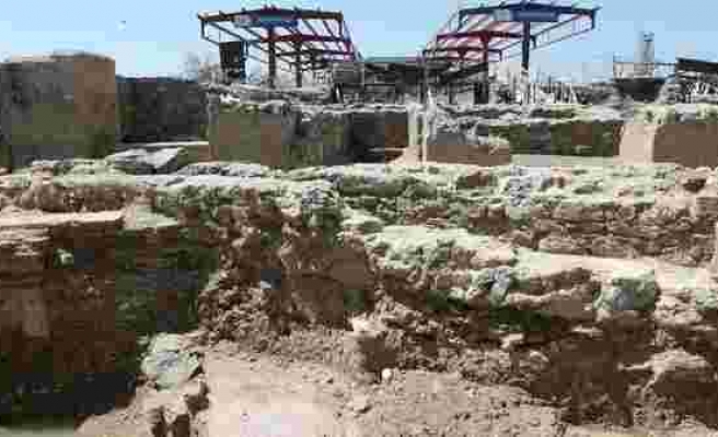 Haydarpaşa Garı'ndaki Kazılarda 2 Bin 400 Yıllık Anıt Bulundu