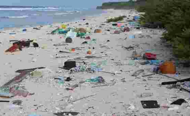 Her Saniye Sahiline Onlarca Çöp Vuruyor: Hiç Kimsenin Yaşamadığı Adada 18 Ton Çöp Var