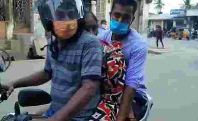 Hindistan'da Kâbus Sürüyor: İki Kardeş, Annelerinin Cansız Bedenini Motosikletle 400 Kilometre Taşıdı