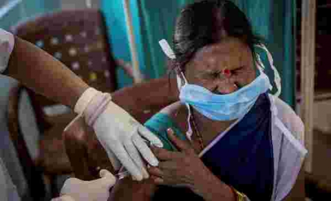 Hindistan'da Sahte Aşı Skandalı: 2 Bin 500 Kişinin Parasını Alıp Su Enjekte Ettiler
