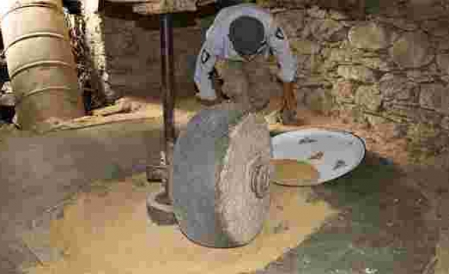 Hizan'da üretilen çeltik 150 yıllık değirmende öğütülüyor