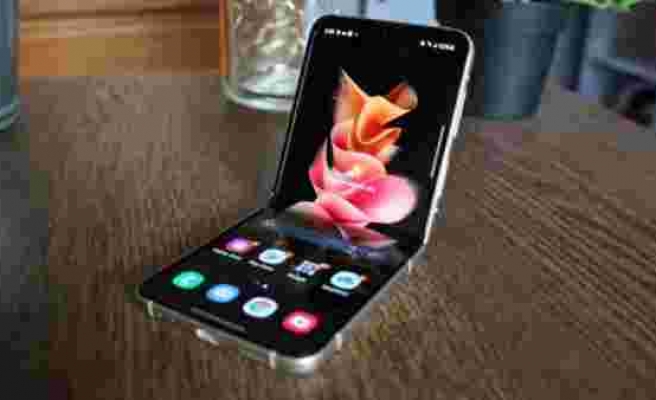 Huawei'den Galaxy Z Flip 3'e rakip!