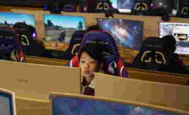 Hükümet Adım Attı: Çin'de 18 Yaş Altındakilere İnternet Üzerinden Oynanan Oyunlarda Süre ve Para Sınırı