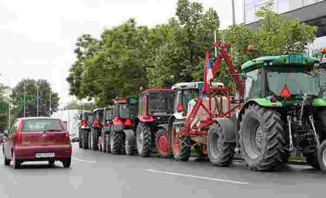 Hükümete traktörlü protesto