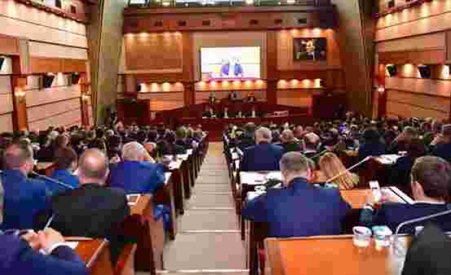 İBB Meclisi'nde AKP'li Yavuz Selim Tuncer'e İlginç Teklif: '23 Nisan'da İBB Başkanlık Koltuğuna Otursun'