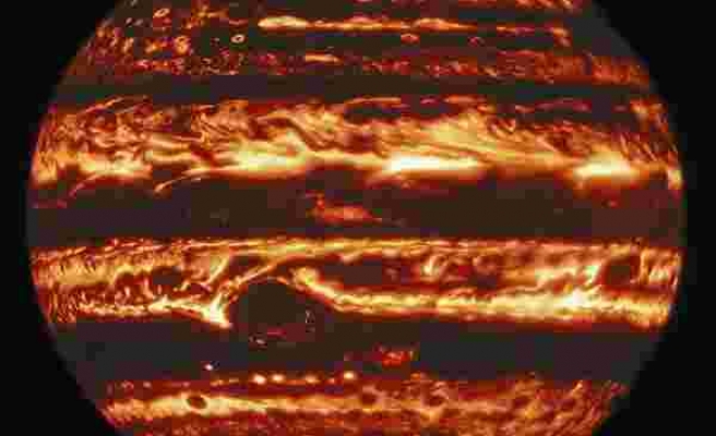 İki Teleskopla Çekildi: Jüpiter'in Sırları Çözülüyor