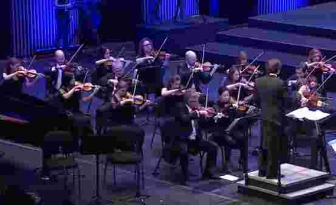 İngiliz Kraliyet Orkestrası'nın 90 Dakika Boyunca Çaldığı Sezen Aksu Şarkılarıyla Kulaklarınız Bayram Edecek