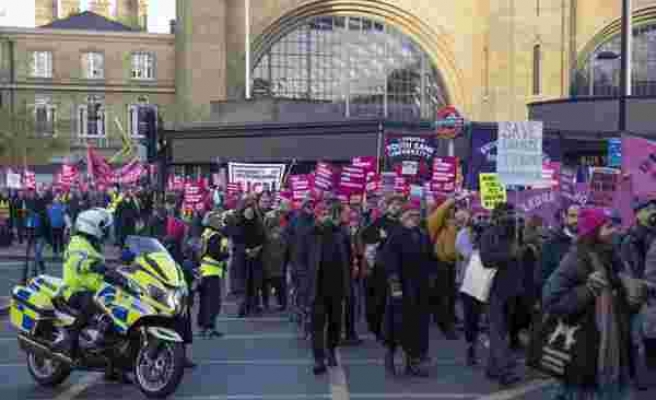 İngiltere'de büyük grev: 500 bin kişi işi bıraktı