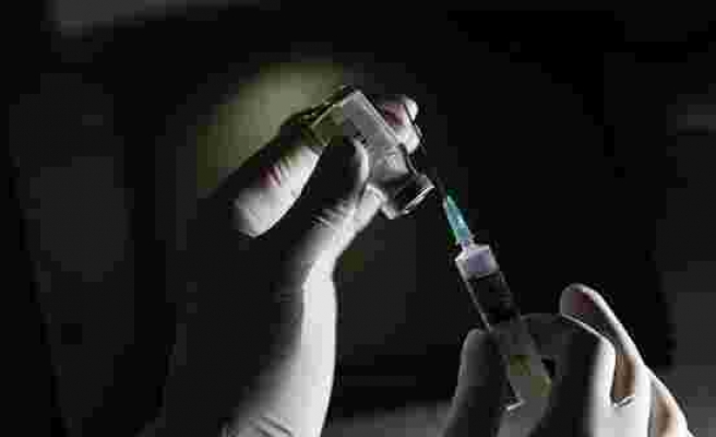 İngiltere İlaç Düzenleme Kurumu İddiayı Doğruladı: AstraZeneca Aşısı Olan 7 Kişi Hayatını Kaybetti