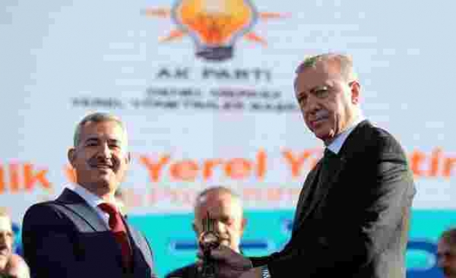İnsan Kaçakçılığıyla Gündeme Gelen Belediye Başkanlarına Erdoğan'dan Ödül