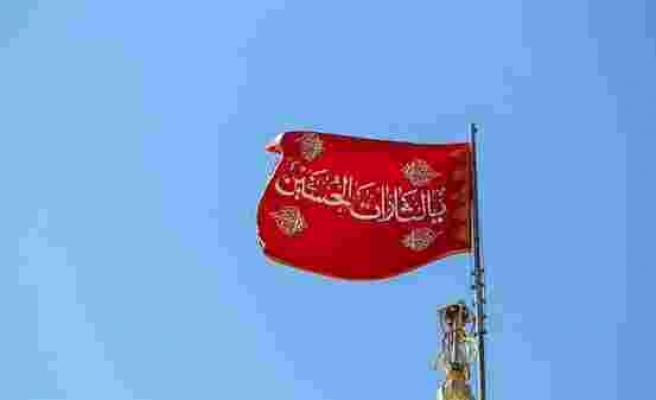 İran, Cemkeran Camisi Kubbesine Kırmızı Savaş Bayrağı Çekti: 
