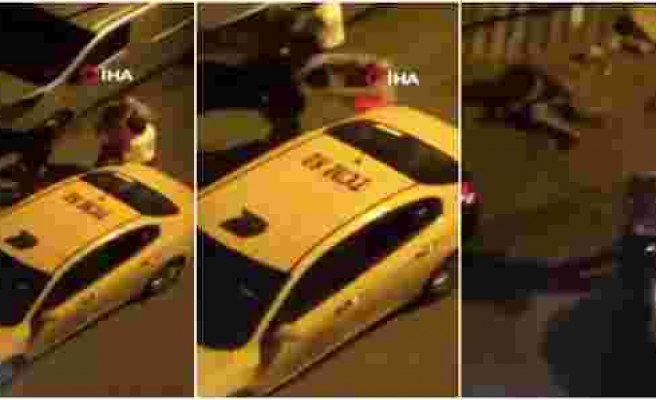 İstanbul'da Alkollü Olduğu İddia Edilen Müşterisini İki Yumrukla Deviren Taksicinin Olay Anı Görüntüleri