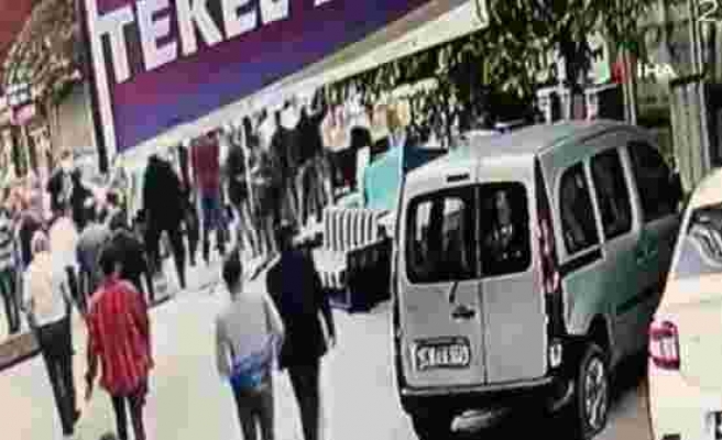 İstanbul'da Çocuğa Çarpan Minibüs Şoförüne Meydan Dayağı