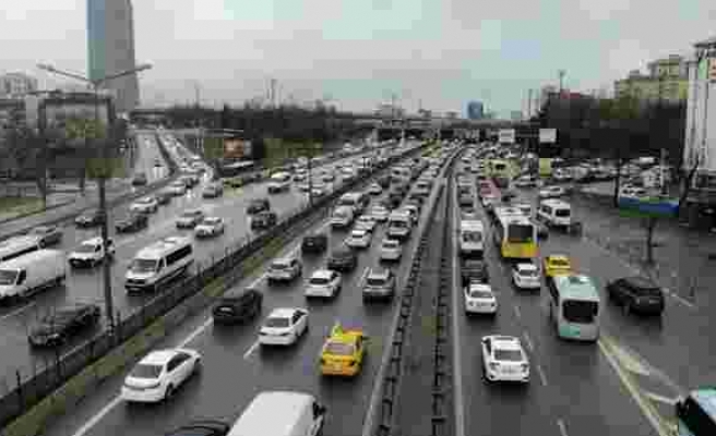 İstanbul'da trafik yoğunluğu yüzde 80'e ulaştı
