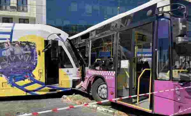 İstanbul'da Tramvay, Halk Otobüsüne Çarptı: Kabataş-Bağcılar T1 Hattında Seferler Geçici Olarak Durduruldu