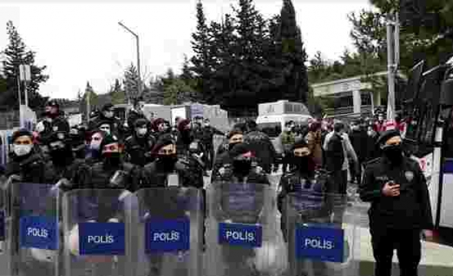 İstanbul Valiliği Duyurdu: Boğaziçi Üniversitesi'nde Gözaltına Alınanlardan 98'i Serbest Bırakıldı
