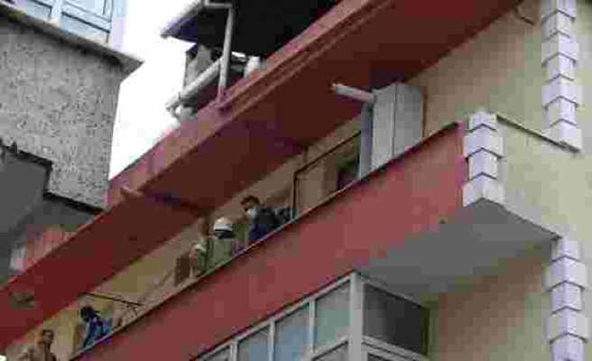 İzmir'deki Deprem Sonrası Avcılar’daki Bir Bina Boşaltıldı