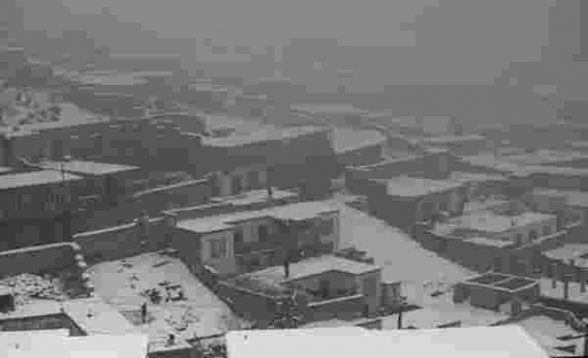 Kabil'de şiddetli kar yağışı