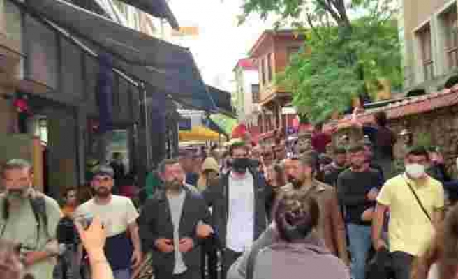 Kadıköy'de 'Biji Serok Apo' Sloganlarıyla Yürüdüler