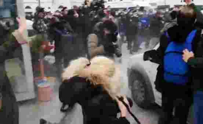 Kadıköy'de Boğaziçi Öğrencilerine Destek İçin Toplanan Gruba Polis Müdahale Etti