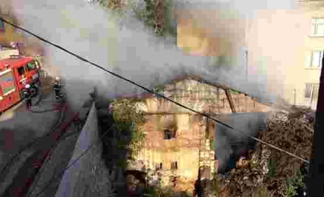 Kahramanmaraş'ta metruk evde yangın