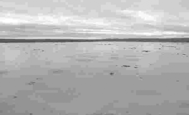 Kars’ın soğuğu gölü dondurdu