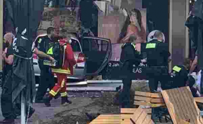 Kaza mı, Saldırı mı?: Berlin'de Bir Araç Kalabalığa Daldı, 1 Ölü 30 Yaralı
