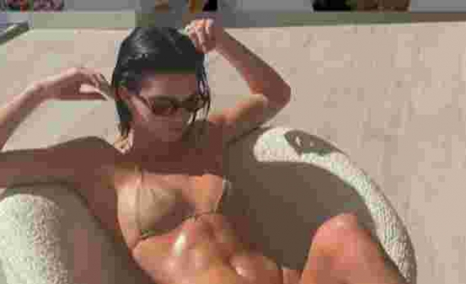 Kendall Jenner'dan bikinili pozlar