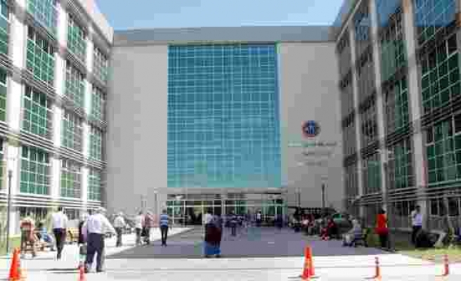 Kırıkkale Üniversitesi Hastanesinde İğne Yaptıran 20 Kişinin Görme Duyusunu Kaybettiği İddia Edildi, Hastaneden 'Tıbbi Hata Bulunmamaktadır' Açıklaması Geldi