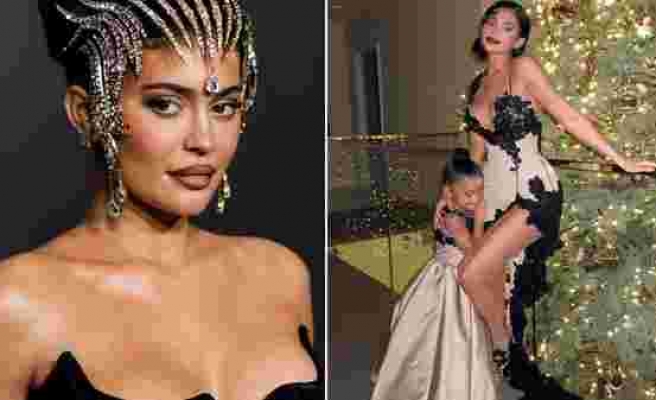 Kızıyla bir örnek giyinen Kylie Jenner gündem yarattı
