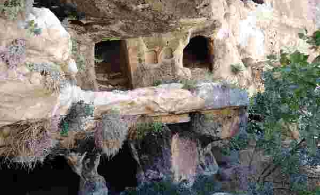 Kommagene Krallığı'na Ait Olduğu Düşünülüyor: Adıyaman'da 1.800 Yıllık 3 Katlı Mağara Bulundu