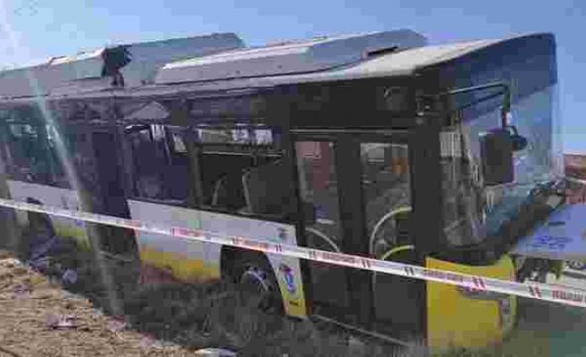 Konya'da Korkutan Kaza: Belediye Otobüsünün Direğe Çarpması Sonucu 17 Kişi Yaralandı