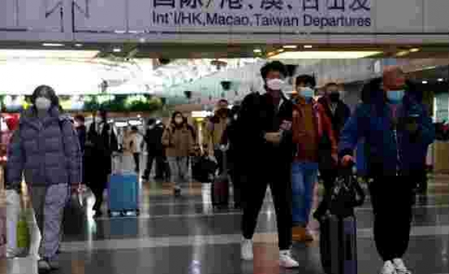 Korkulan oldu: Sınırları açan Çin'den gelen yolcuların yarısında Covid-19 çıktı