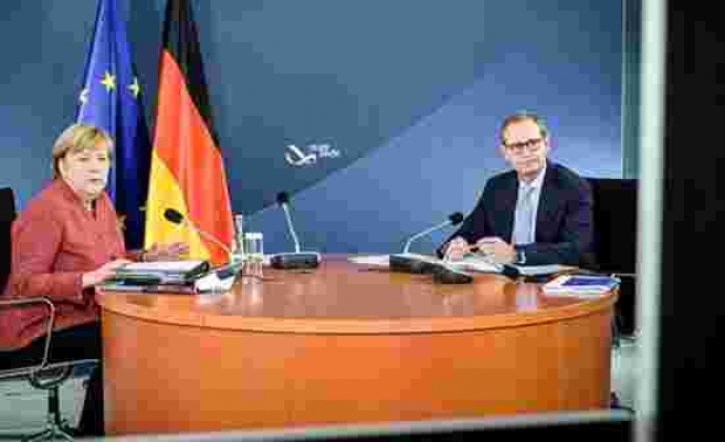 Koronavirüs zirvesinde Merkel ile Berlin Başbakanı Müller arasında 'döner' tartışması