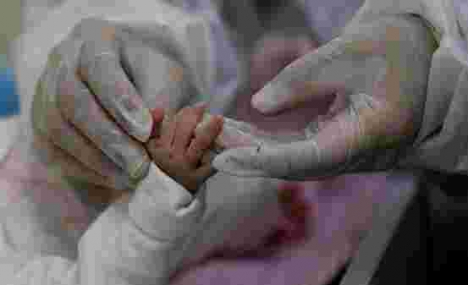 Koronavirüse Yakalanan Dört Aylık Bebek Hayatını Kaybetti