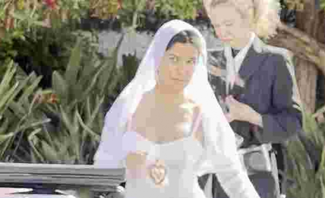 Kourtney Kardashian ve Travis Barker resmi olarak evlendi